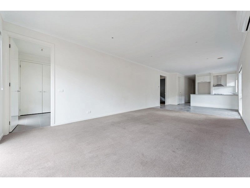 15 Pymble Gardens, Craigieburn VIC 3064
