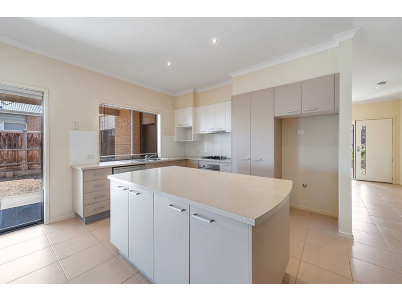 7 Royal Terrace, Craigieburn VIC 3064