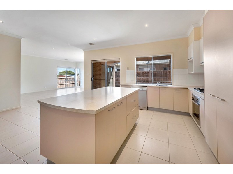 7 Royal Terrace, Craigieburn VIC 3064