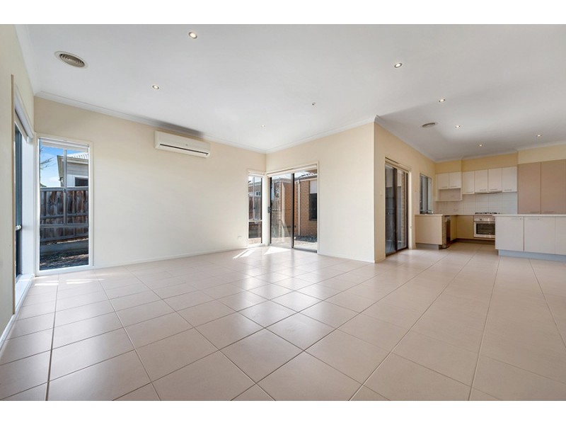 7 Royal Terrace, Craigieburn VIC 3064