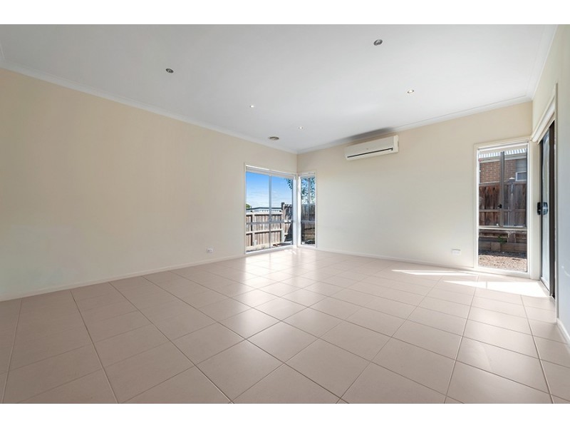 7 Royal Terrace, Craigieburn VIC 3064