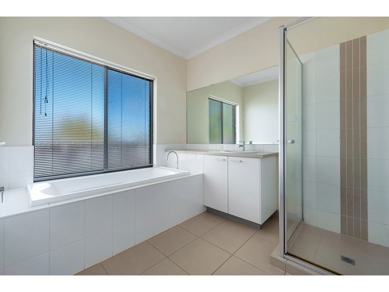 7 Royal Terrace, Craigieburn VIC 3064