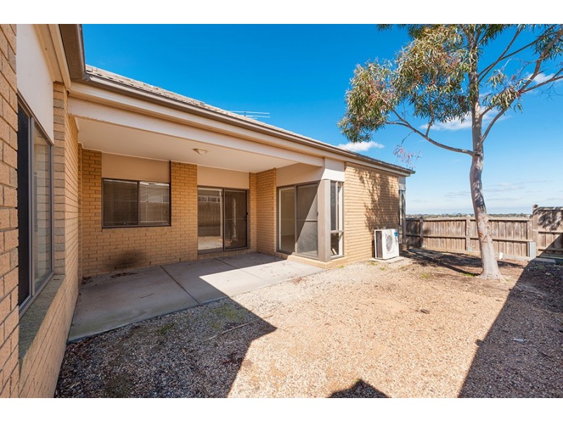 7 Royal Terrace, Craigieburn VIC 3064