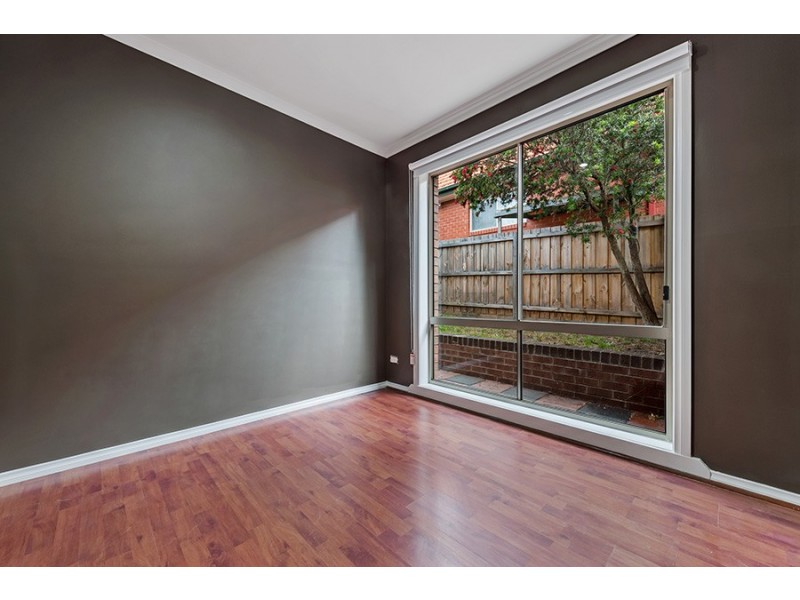 18 Pickersgill Crescent, Roxburgh Park VIC 3064