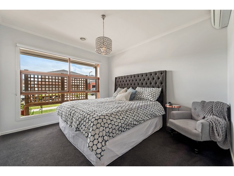 114 Bluebell Drive, Craigieburn VIC 3064