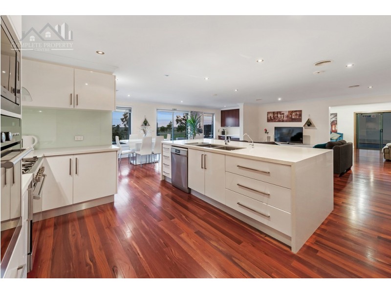 13 The Dress Circle, Oaklands Junction VIC 3063
