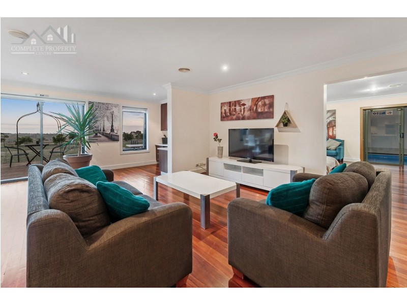 13 The Dress Circle, Oaklands Junction VIC 3063