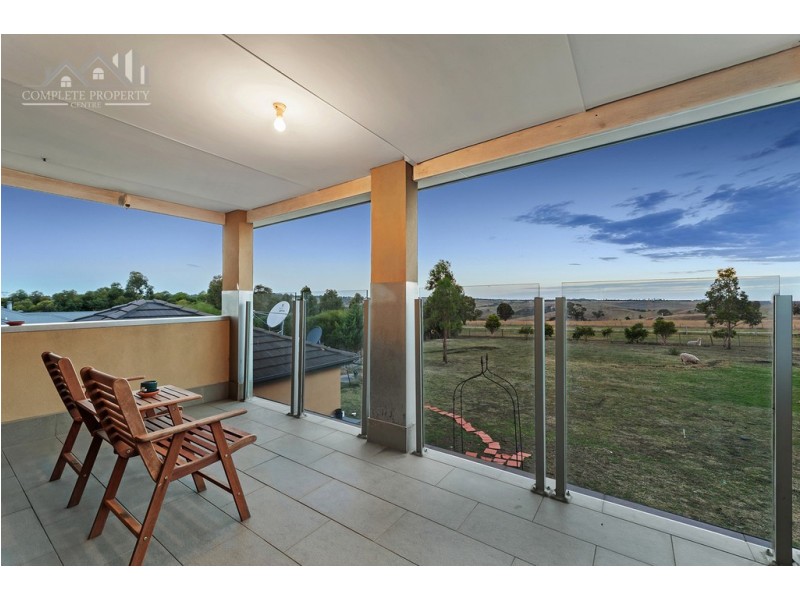 13 The Dress Circle, Oaklands Junction VIC 3063
