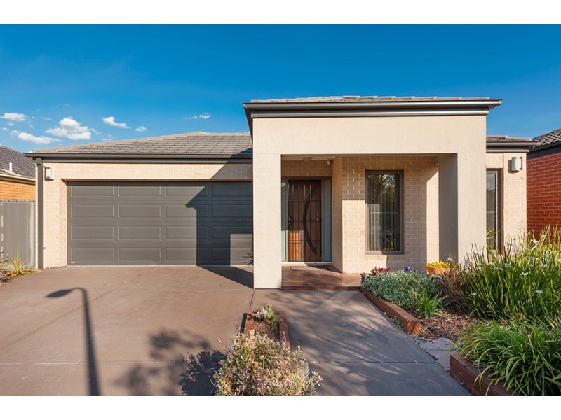 14 Cordyline Grove, Craigieburn VIC 3064