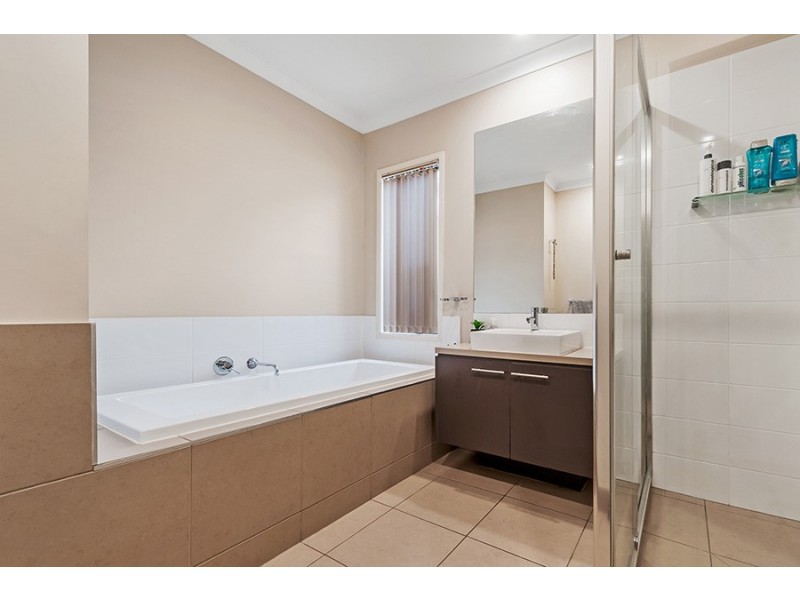 14 Cordyline Grove, Craigieburn VIC 3064