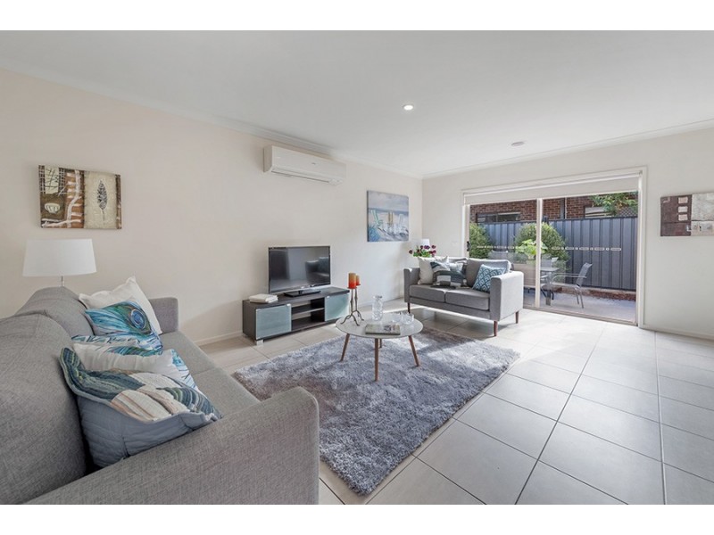 15 Woodgrove Street, Craigieburn VIC 3064