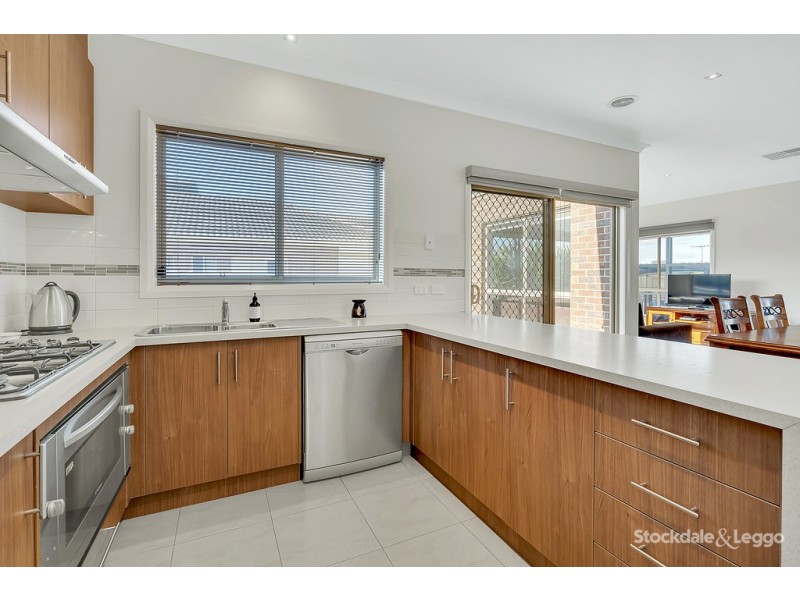 14 Discovery Close, Craigieburn VIC 3064