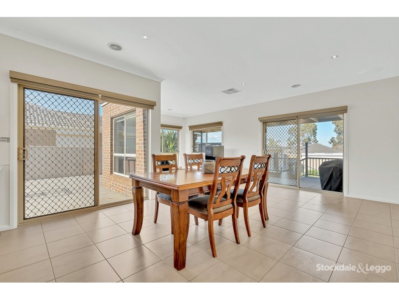 14 Discovery Close, Craigieburn VIC 3064