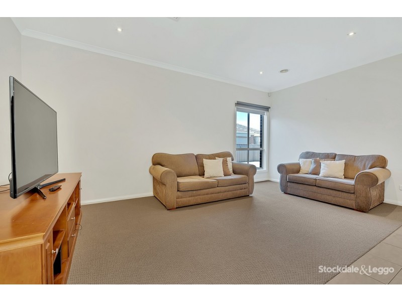 14 Discovery Close, Craigieburn VIC 3064