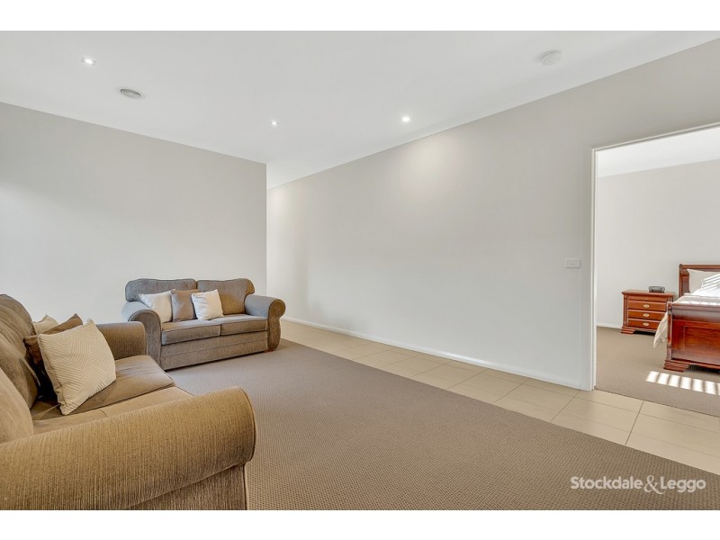 14 Discovery Close, Craigieburn VIC 3064