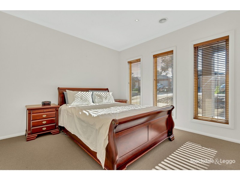 14 Discovery Close, Craigieburn VIC 3064