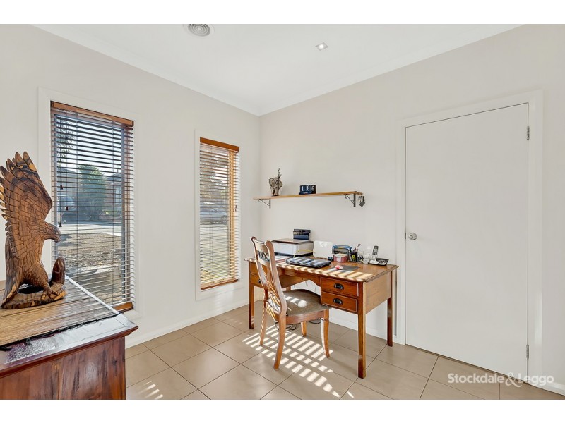 14 Discovery Close, Craigieburn VIC 3064