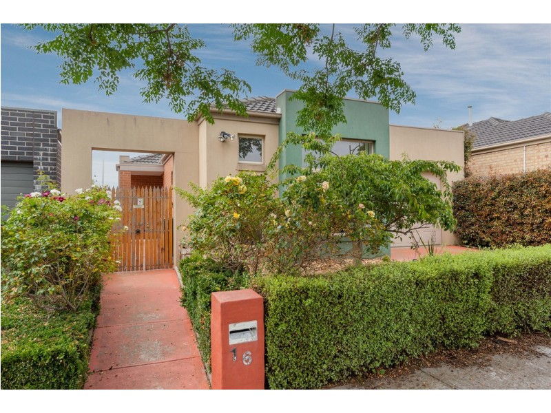 16 Glengarry Place, Craigieburn VIC 3064