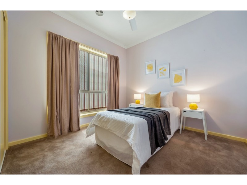 16 Glengarry Place, Craigieburn VIC 3064