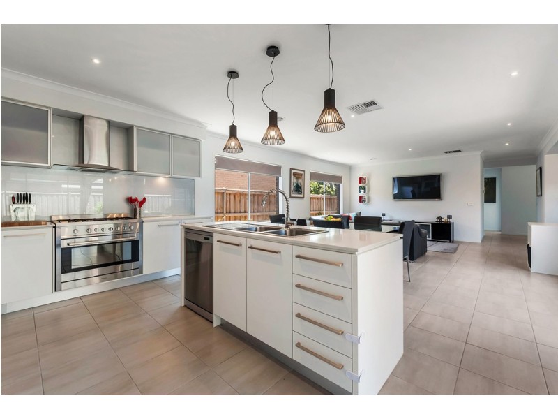 7 Buckland Hill Drive, Wallan VIC 3756