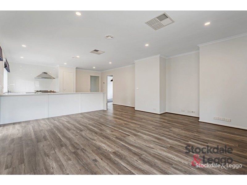 10 Yarck Court, Sunbury VIC 3429