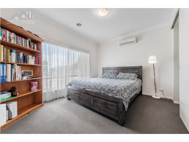12 Pymble Gardens, Craigieburn VIC 3064