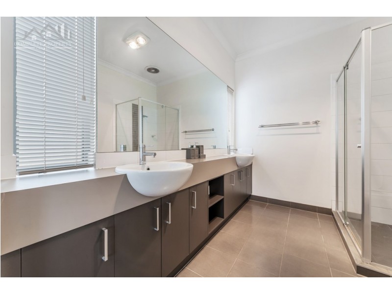 12 Pymble Gardens, Craigieburn VIC 3064