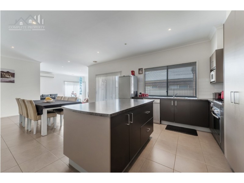 12 Pymble Gardens, Craigieburn VIC 3064