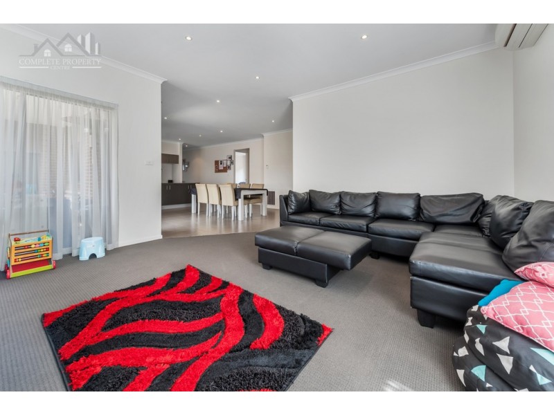 12 Pymble Gardens, Craigieburn VIC 3064