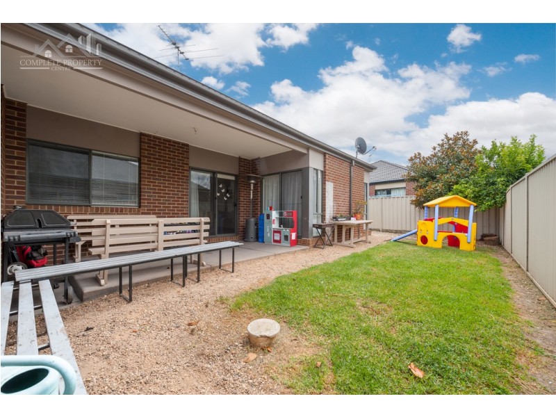 12 Pymble Gardens, Craigieburn VIC 3064