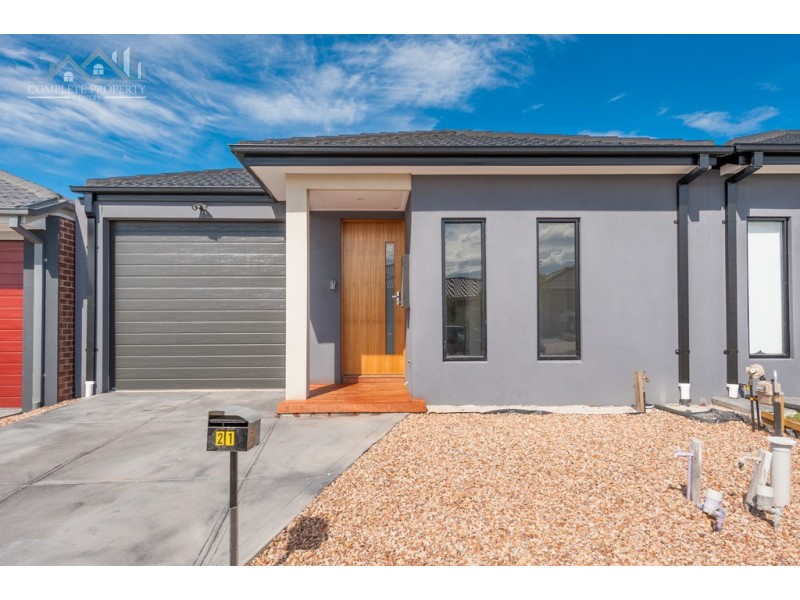 21 Dahlia Crescent, Mickleham VIC 3064