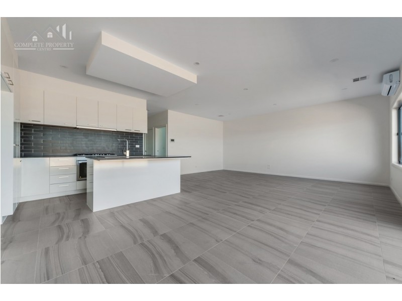 21 Dahlia Crescent, Mickleham VIC 3064