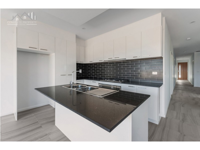 21 Dahlia Crescent, Mickleham VIC 3064