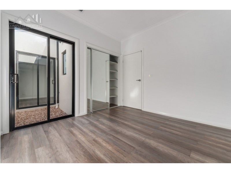 21 Dahlia Crescent, Mickleham VIC 3064