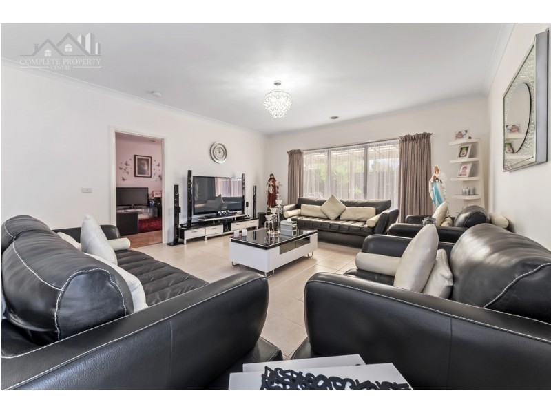 8 Middlesborough Drive, Craigieburn VIC 3064