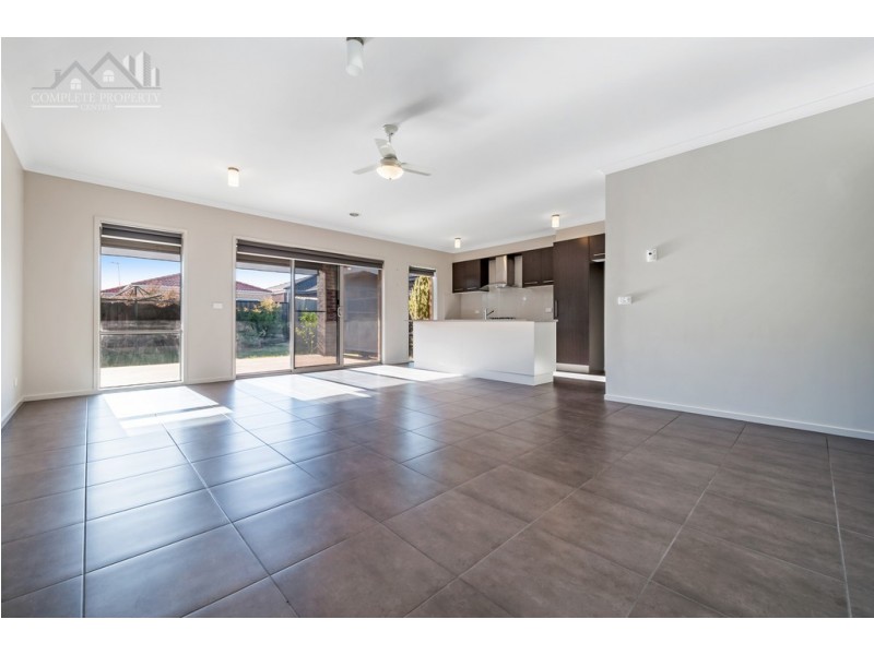 115 Moor Park Drive, Craigieburn VIC 3064