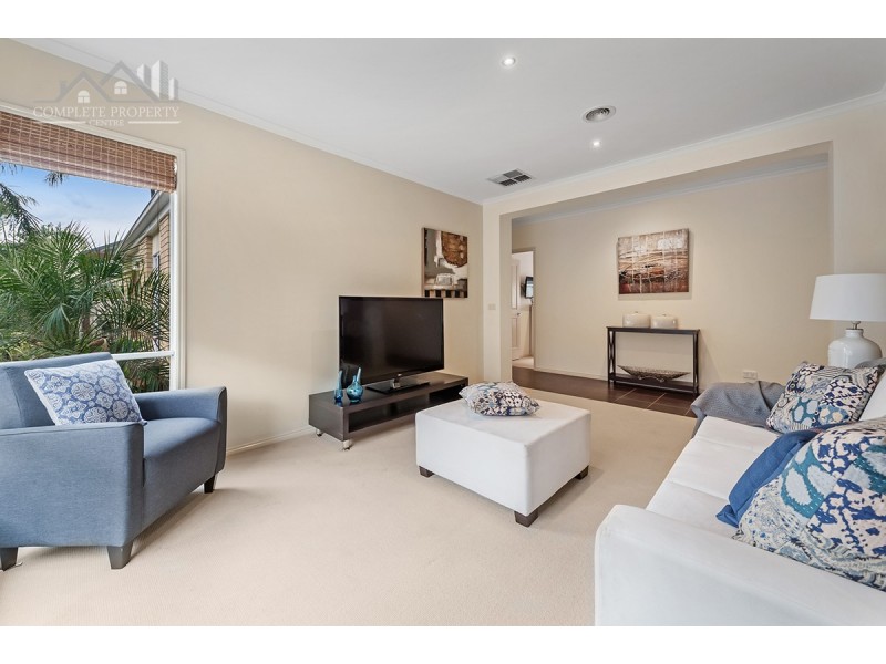 13 Long Island Circuit, Craigieburn VIC 3064