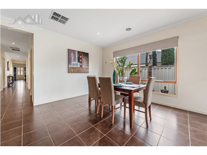 13 Long Island Circuit, Craigieburn VIC 3064