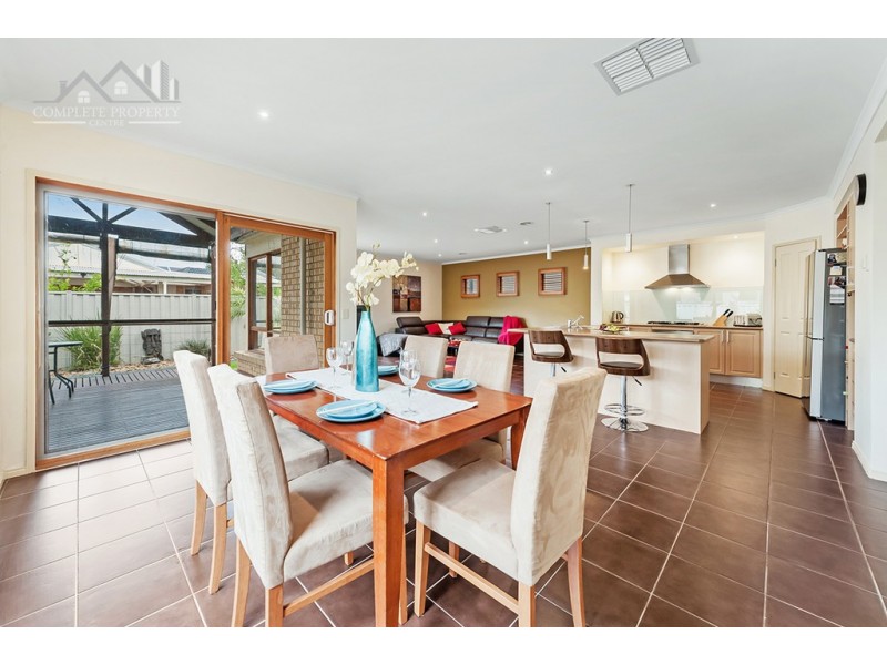 13 Long Island Circuit, Craigieburn VIC 3064