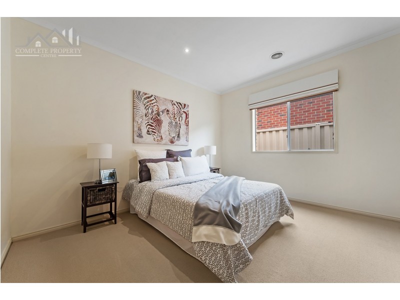 13 Long Island Circuit, Craigieburn VIC 3064