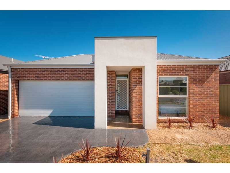 13 Basingstoke Retreat, Craigieburn VIC 3064