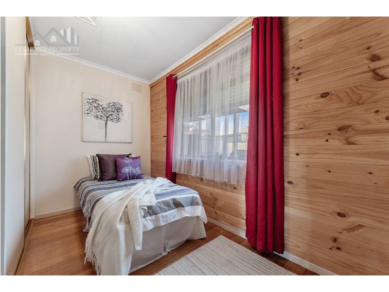 20 Parnell Cres, Gladstone Park VIC 3043