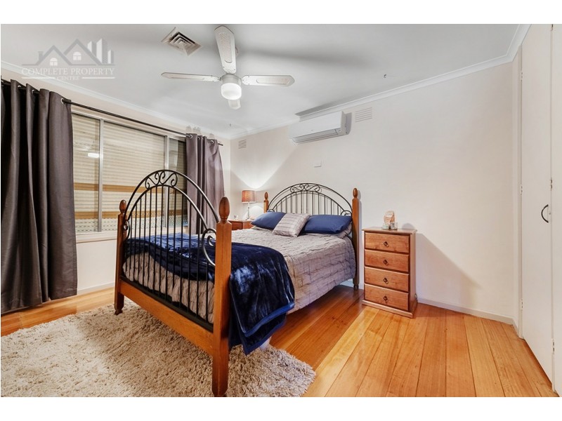 20 Parnell Cres, Gladstone Park VIC 3043