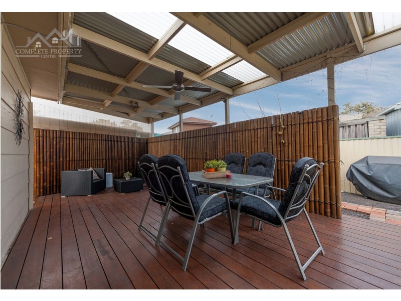 20 Parnell Cres, Gladstone Park VIC 3043