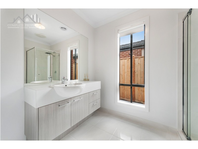 31 Latchford Drive, Mickleham VIC 3064