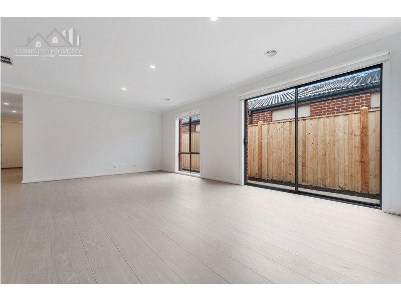 31 Latchford Drive, Mickleham VIC 3064