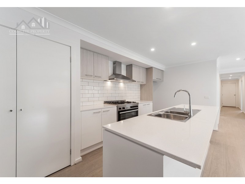 31 Latchford Drive, Mickleham VIC 3064