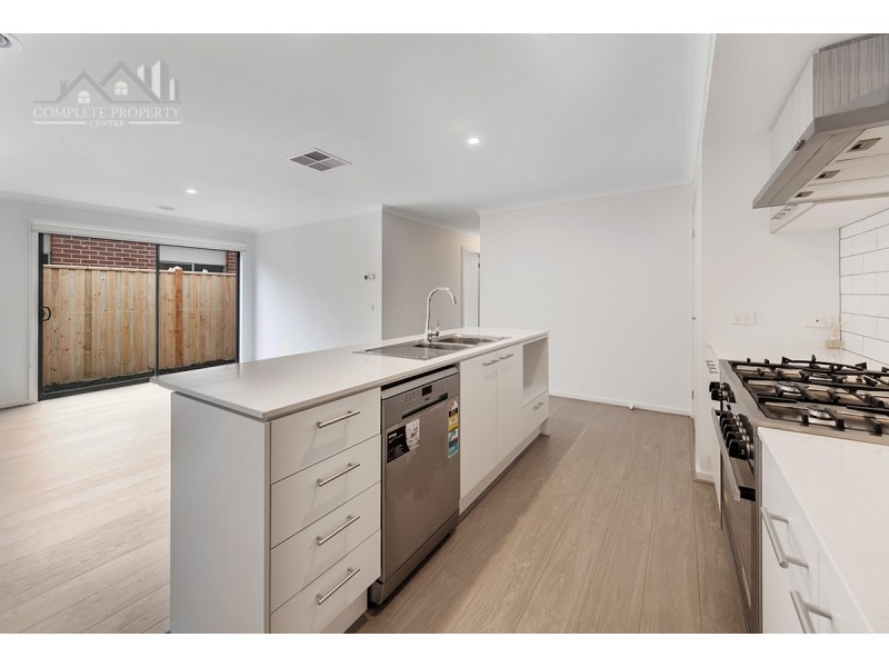 31 Latchford Drive, Mickleham VIC 3064