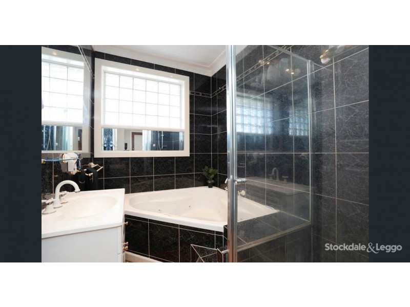 30 Hanson Road, Craigieburn VIC 3064