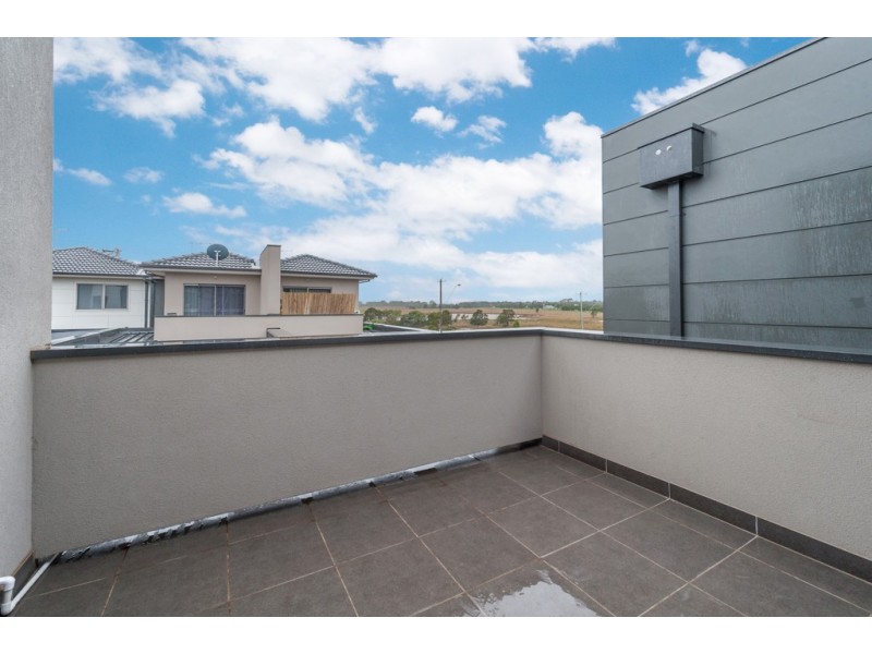 26/64 Escapade Blvd, Craigieburn VIC 3064